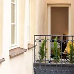 Days - Two-bedroom With Workspace And Balcony In Old Town アパート *