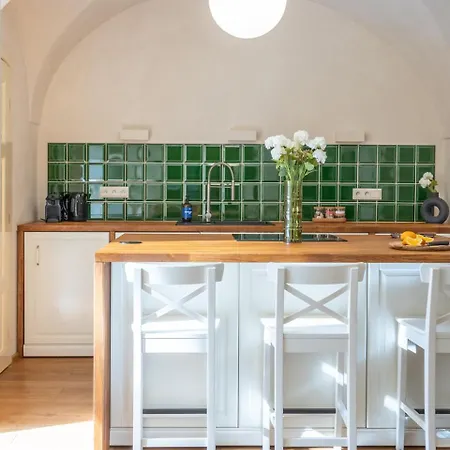Days - Two-bedroom With Workspace And Balcony In Old Town Prag