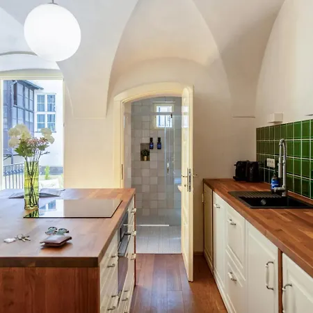 Lejlighed Days - Two-bedroom With Workspace And Balcony In Old Town Prag