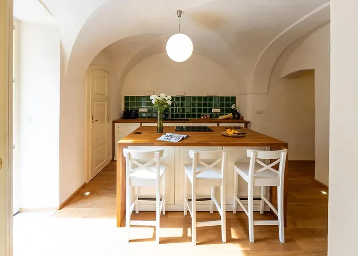 Lejlighed Days - Two-bedroom With Workspace And Balcony In Old Town Prag