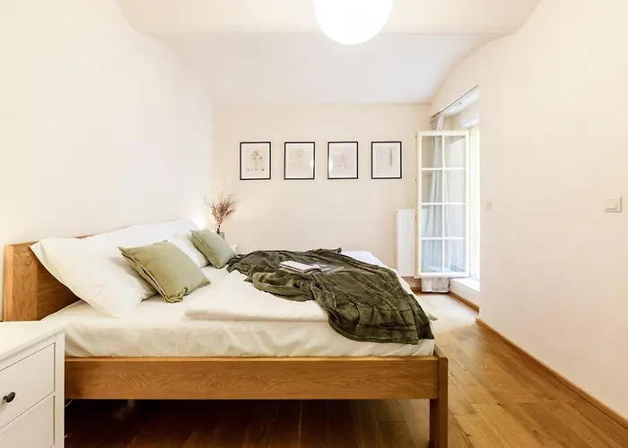 Lejlighed Days - Two-bedroom With Workspace And Balcony In Old Town Prag