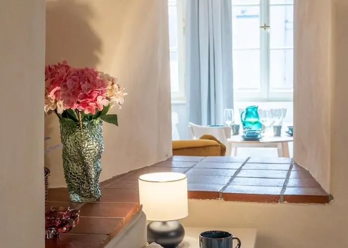 Days - Two-bedroom With Workspace And Balcony In Old Town *