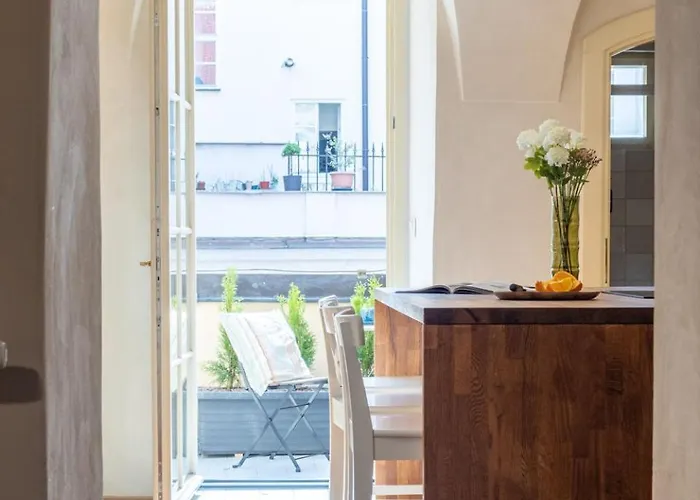 Days - Two-bedroom With Workspace And Balcony In Old Town Prag