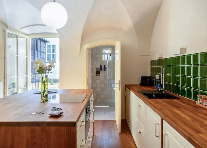 Lejlighed Days - Two-bedroom With Workspace And Balcony In Old Town Prag